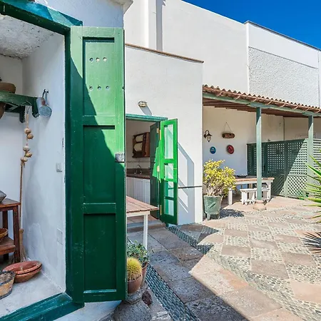 Traditional Canary House Next To The Casa vacanze *