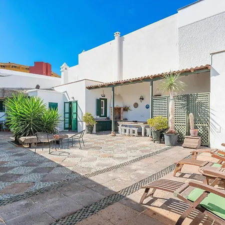 Traditional Canary House Next To The Casa vacanze *